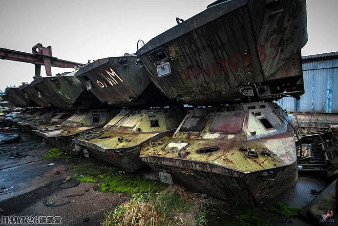 走进莫斯科的军事基地 数百辆装甲车残骸堆积如山 场面无比震撼 - 14