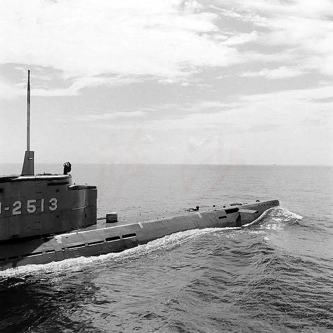 潜艇为什么都要配备一个潜望镜？1954年6月10日潜水艇大队成立 - 9