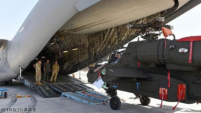 波音团队将AH-64E武装直升机装入C-17运输机 展示公司强大实力 - 4