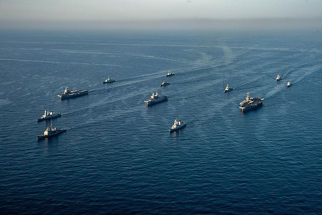 俄罗斯要搞大动作？三艘登陆战舰进入黑海，可随时投送坦克和军队 - 8