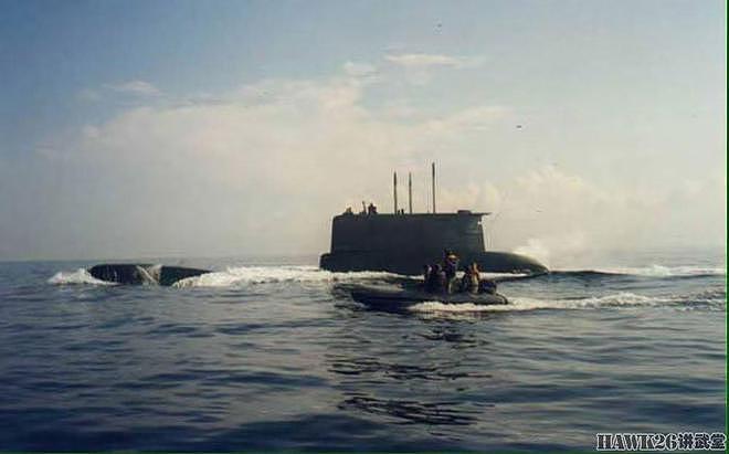 以色列“龙”号潜艇照片曝光 巨大围壳引起关注 疑似配备垂发系统 - 5
