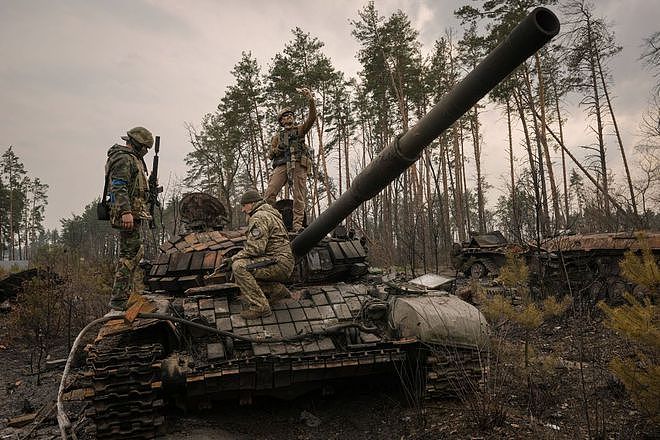 美国将盟友俄制坦克移交乌克兰 或标志俄乌战事进入新阶段 - 1