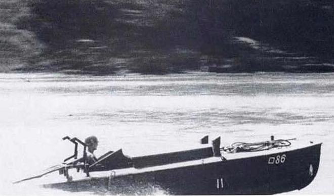 什么叫做海上碰瓷？日本震洋特攻艇，满载炸药撞击美军军舰 - 1