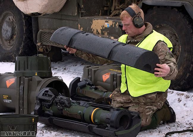 英国向乌克兰提供的NLAW反坦克导弹到底是什么？看“搅屎棍”本色 - 2