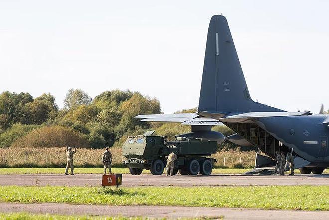 “海玛斯”现身拉脱维亚 C-130运输机进行战术空运 完成蛙跳作战 - 3