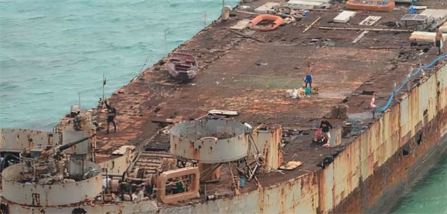赖在仁爱礁22年的菲律宾海军：住着破船，靠发电机做饭，风吹日晒 - 10