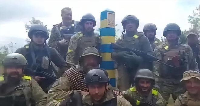 俄军多路包围，乌军士兵却忙着“摆拍”领赏 - 7