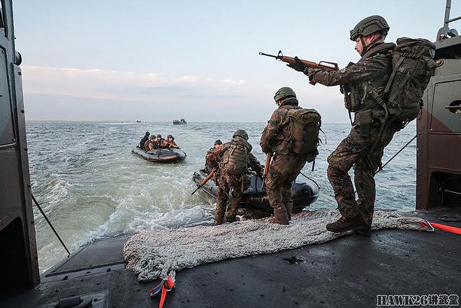 德国国防部发布两栖训练照片 与荷兰海军密切合作 演练抢滩登陆 - 5