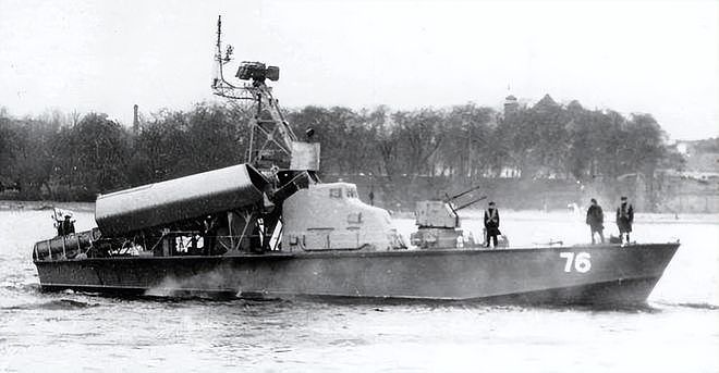 以小博大！几十吨小艇干翻上千吨战舰，反舰导弹改写了海战的格局 - 4