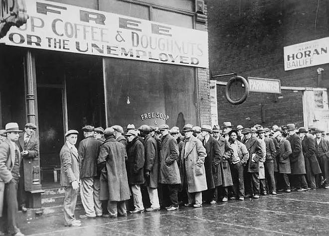 1929年的经济大萧条有多可怕？美国失业1600万人，到处都是流浪汉 - 2