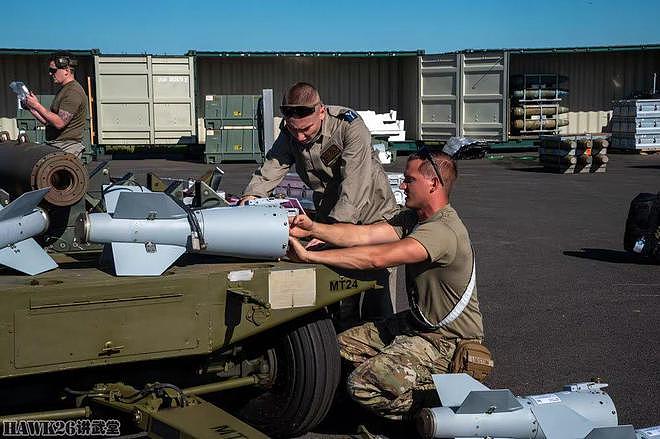 英美首次举行作战弹药组装演习 为将来的高强度军事行动奠定基础 - 5