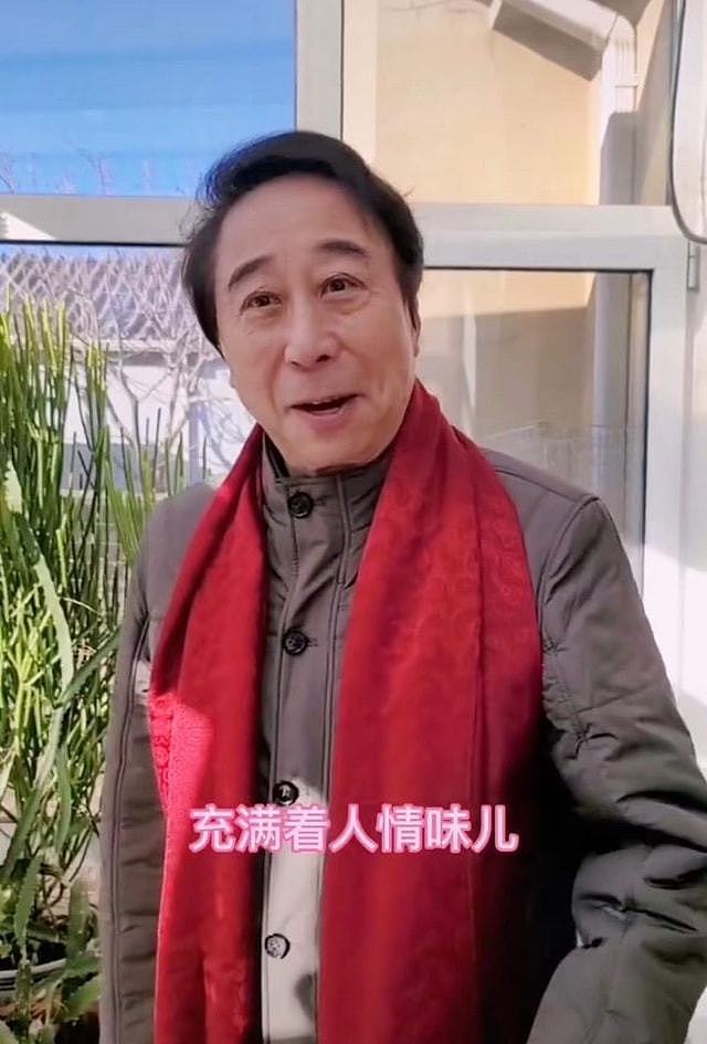 64岁冯巩打快板为天津加油，眉头紧锁一脸担忧，却被网友催捐款 - 4