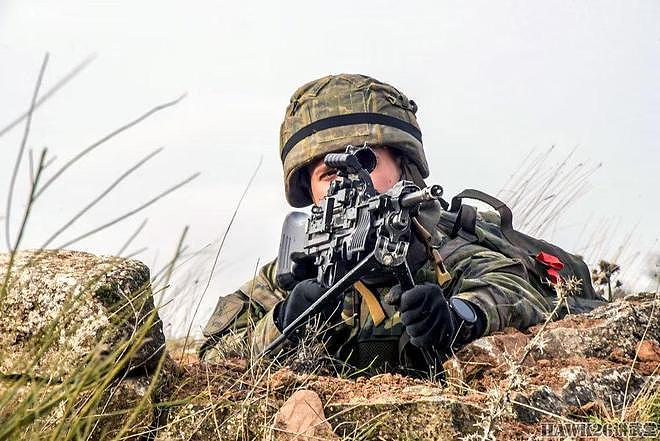 集腋成裘：乌克兰展示捷克自行火炮炸膛 西班牙新型机枪低调现身 - 11
