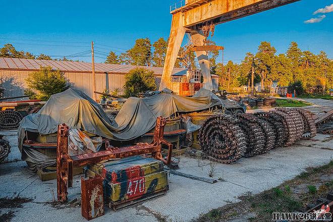 探访：乌克兰首都基辅的退役武器仓库 大批坦克装甲车在这里生锈 - 10