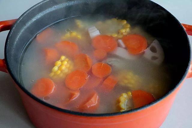 这锅汤不仅防寒保暖还能养胃，只需几样常见食材，简单几步即可！ - 7
