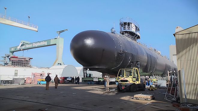 美军最新攻击核潜艇入列，却被一个“瞌睡”抢了风头 - 3