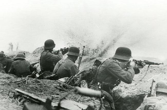 苏联伞兵的第聂伯河空降，本来想着偷袭德军，反被德军全部消灭 - 6
