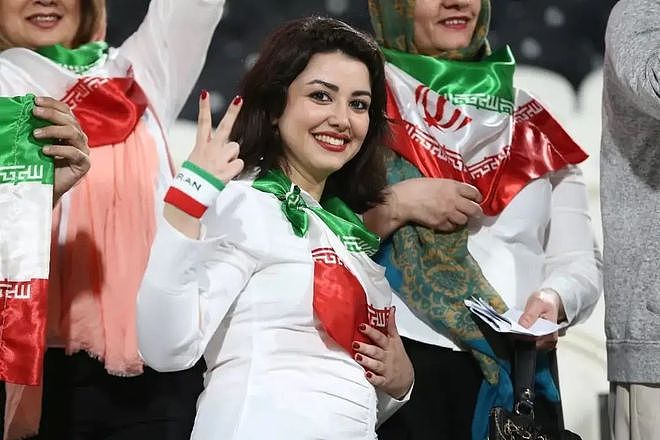 大反转！意大利有望“起死回生”重返世界杯！伊朗女球迷隔空暗助 - 4