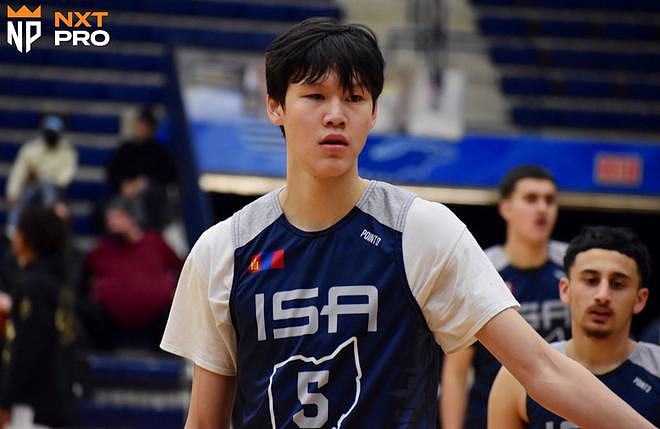 蒙古籍，19岁，身高2米03打控卫！来自亚洲的天才，能打进NBA吗？ - 2