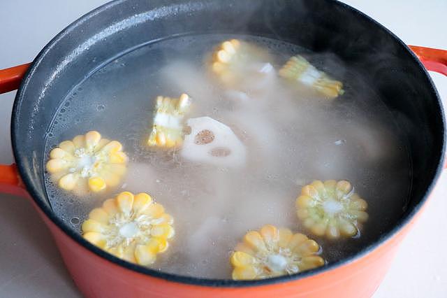 这锅汤不仅防寒保暖还能养胃，只需几样常见食材，简单几步即可！ - 6