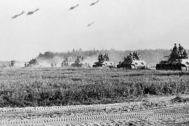 苏联伞兵的第聂伯河空降，本来想着偷袭德军，反被德军全部消灭 - 1
