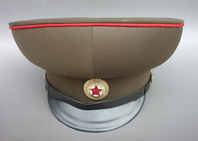 世界十个国家的军用大檐帽，朝鲜和俄罗斯的最浮夸 - 7