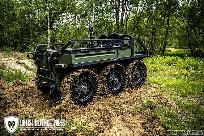 荷兰军队展示新型无人车辆 采用6×6轮式底盘 可安装各种武器装备 - 4