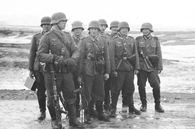 二战德军一个标准步兵连的编制，仅二百人的配置就如此完善 - 15