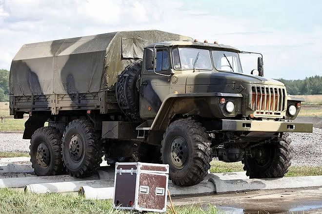 盘点前苏联的14大军用重型卡车，其中明斯克系列堪称“巨无霸” - 15
