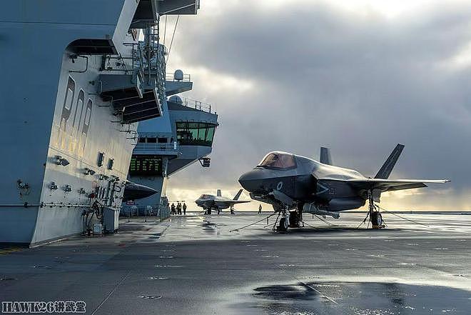 英国发布“伊丽莎白女王”航母演习照片 F-35B挂载制导炸弹起飞 - 1