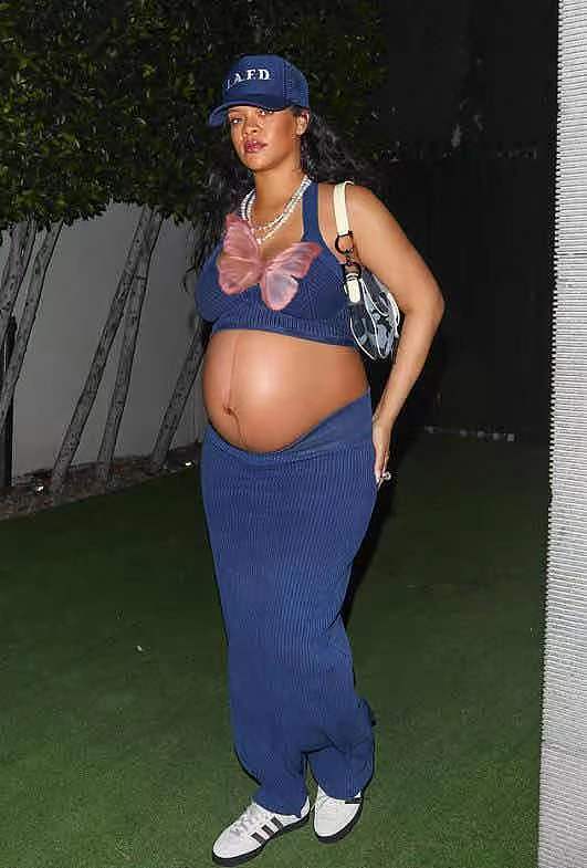 富婆蕾哈娜已进入预产期！穿比基尼在海边露孕肚，9个月巨肚霸气 - 7