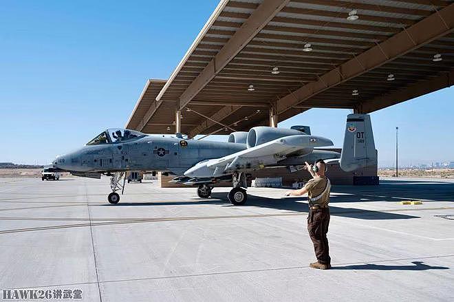 美军测试A-10攻击机挂载16枚SDB 顶着退役压力 提升精确打击能力 - 9