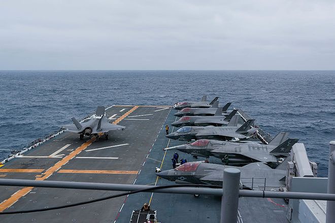 美军两栖攻击舰打破一项纪录 海军陆战队测试闪电航母概念 - 2