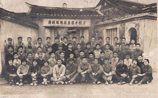 1935年红军高级将领神秘失踪，51年后，钟国楚拜访一和尚：老首长 - 4