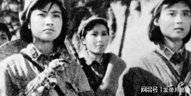 刘胡兰牺牲后，她的母亲和4个弟妹后来如何？个个都成国家栋梁 - 3