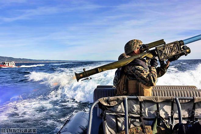 美国海军陆战队肩扛式防空导弹训练 在充气橡皮艇上发射“毒刺” - 9