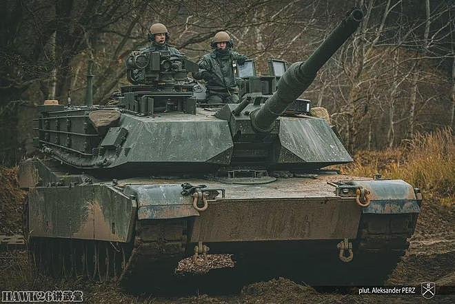 波兰M1A2主战坦克训练照 开始新阶段学习 美军人员负责保驾护航 - 7