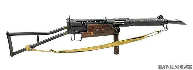 细看：斯登Mk I冲锋枪 英国生产的第一批 配备折叠前握把和消焰器 - 3