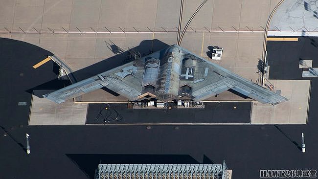 B-2隐形轰炸机剥去涂层之后什么样？美国私人飞行员拍照泄露真相 - 4
