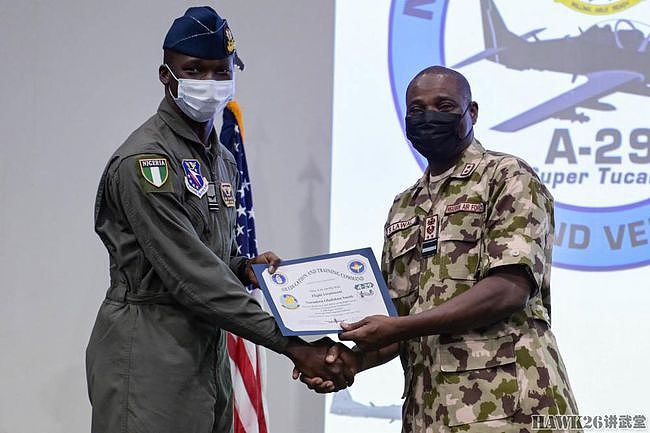 重现二战空军风采：尼日利亚飞行员学习驾驶A-29“超级巨嘴鸟” - 3