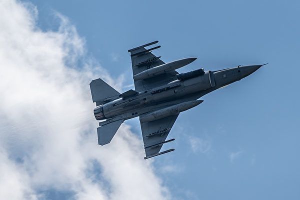 伊拉克战争中 美军F-16战机以音爆拯救英军 - 1