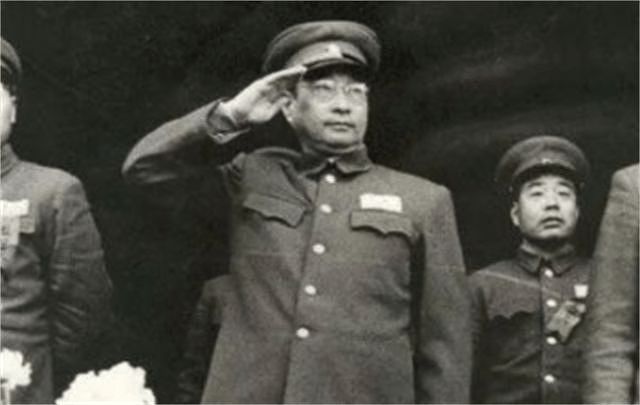 1953年，陈赓乘车前往市政府办事，半部被交警截停：送我到公安局 - 6