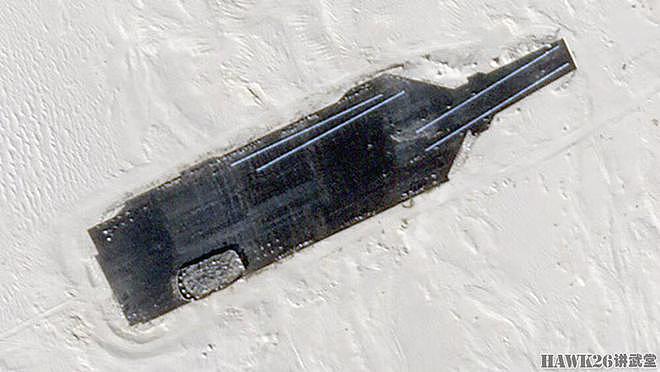 海外谈中国：塔克拉玛干沙漠中的新靶标 完美复刻“福特”号航母 - 1