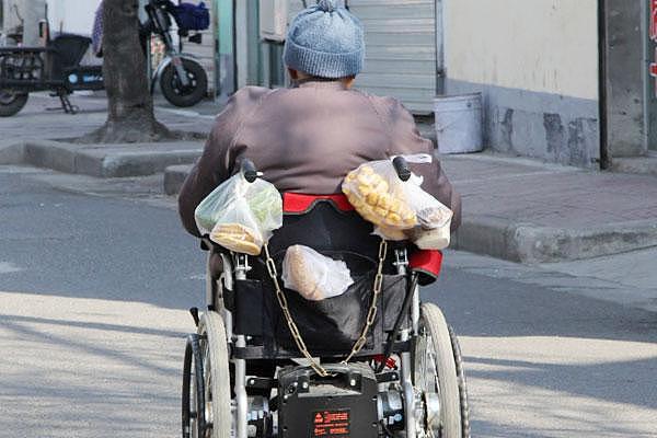 上海百岁老人超3400位，还有4对百岁夫妻，学一学老人的生活习惯 - 6