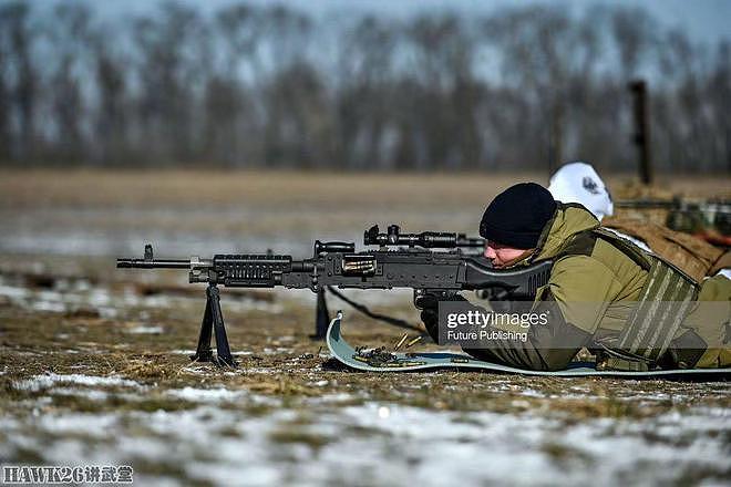 乌克兰士兵实弹训练 转盘机枪与美军Mk19自动榴弹发射器同时出现 - 6