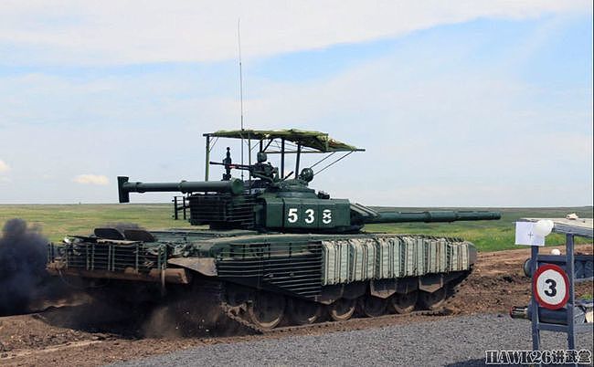 乌克兰试射“标枪”反坦克导弹 靶标配顶部装甲 模拟俄军新装备 - 5