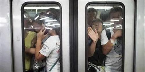 北京男子乘地铁被挤成瘫痪，向地铁公司索赔190万，法院怎么判的 - 2