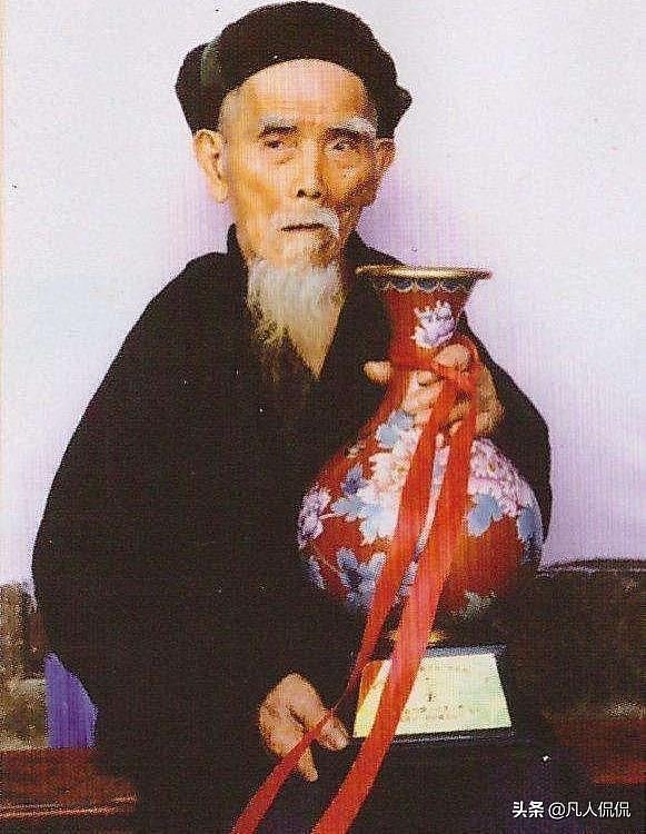 中国长寿之王龚来发：一生未娶，活了133岁，生前的爱好不太健康 - 1