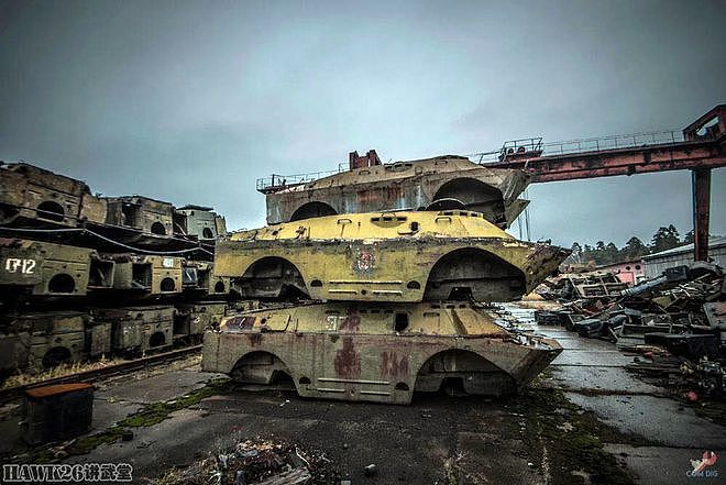 走进莫斯科的军事基地 数百辆装甲车残骸堆积如山 场面无比震撼 - 13