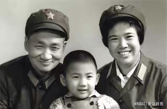 1969年，邵华怀孕了，毛主席喜上眉梢：我终于要当爷爷了 - 7